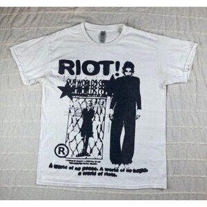 Uvsailes RIOT T Shirt Men's Size Large White Short Sleeve Distressed Tee